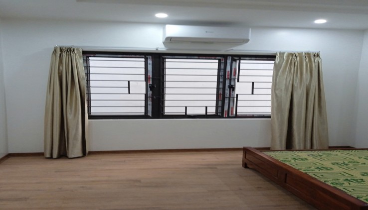 Cực hiếm cho thuê nhà KD online kết hợp ở GĐ, Nhóm ngõ 373 Ngọc Hồi, 5 tầng, 45m2, 9.5tr